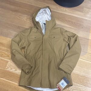 The North Face Girls Osolita 2 Triclimate British Khaki jacket.Two jacket in 1